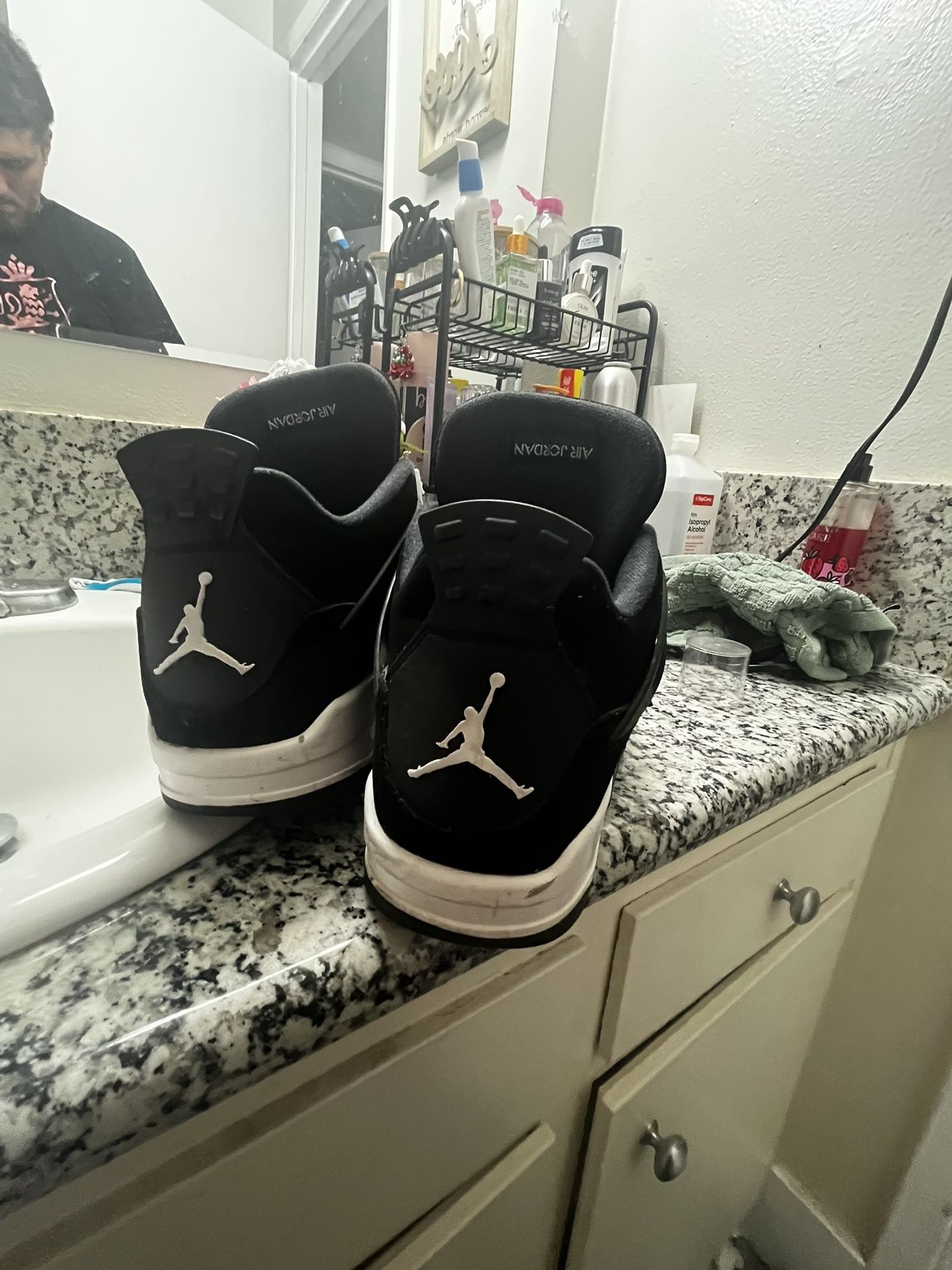 Jordan 4 White Thunders
