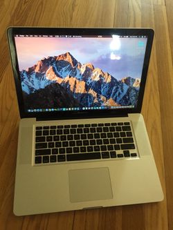 Apple MacBook Pro 15” quadcore laptop i7