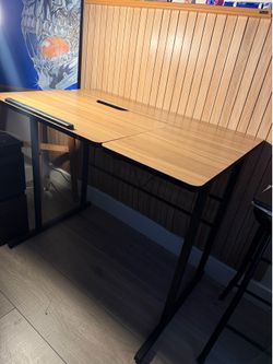 Art desk