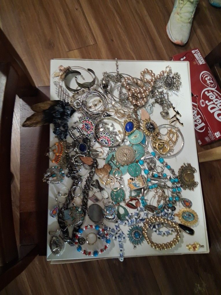 Lot of Jewelry
