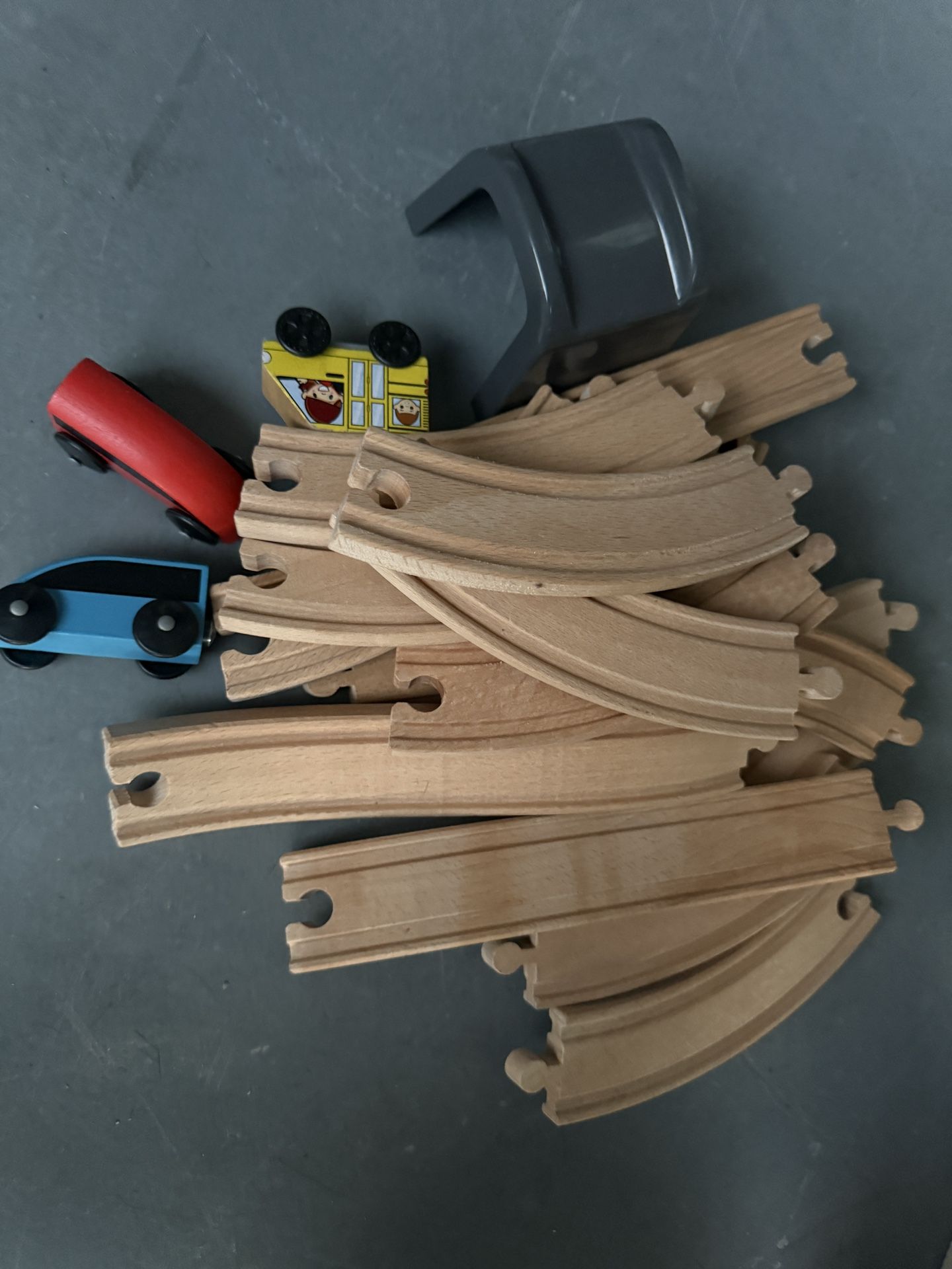 Baby’s wood car plays