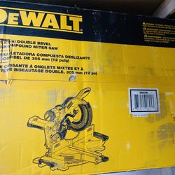 DEWALT DWS780 12 in. Double Bevel Sliding Compound Miter Saw 