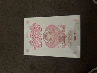 POP MART Smitten Love – MEGA SPACE MOLLY collectible (pink edition) 400% version box.