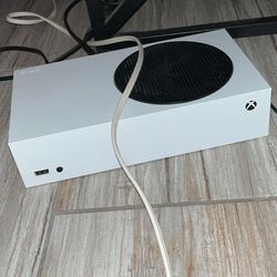 Xbox Series S 1TB — Looking to Trade for PS5