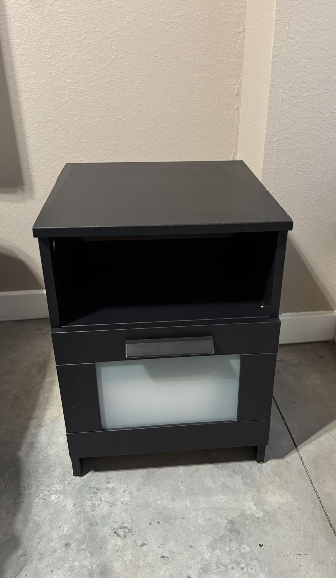 Set of 2 Night Stands