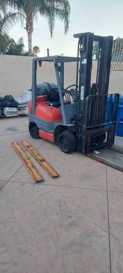 TOYOTA 42-6FGCU25 forklift with bonus 7ft fork extensions $6,000