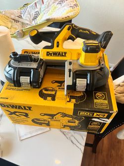 Bandsaw dewalt ( tool only )