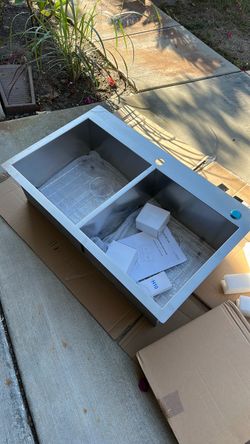 36” Glacier Bay Kitchen Sink with Accessories