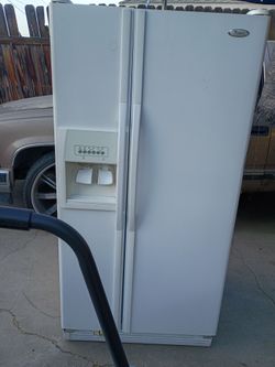 Side by side refrigerator works good