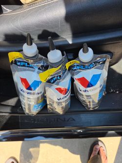 :
3x Valvoline Full Synthetic 75W-140 Gear Oil – New
