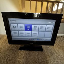 32” LG TV