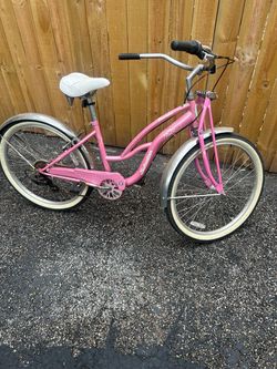 Schwinn Roxie Pink Cruiser Bike