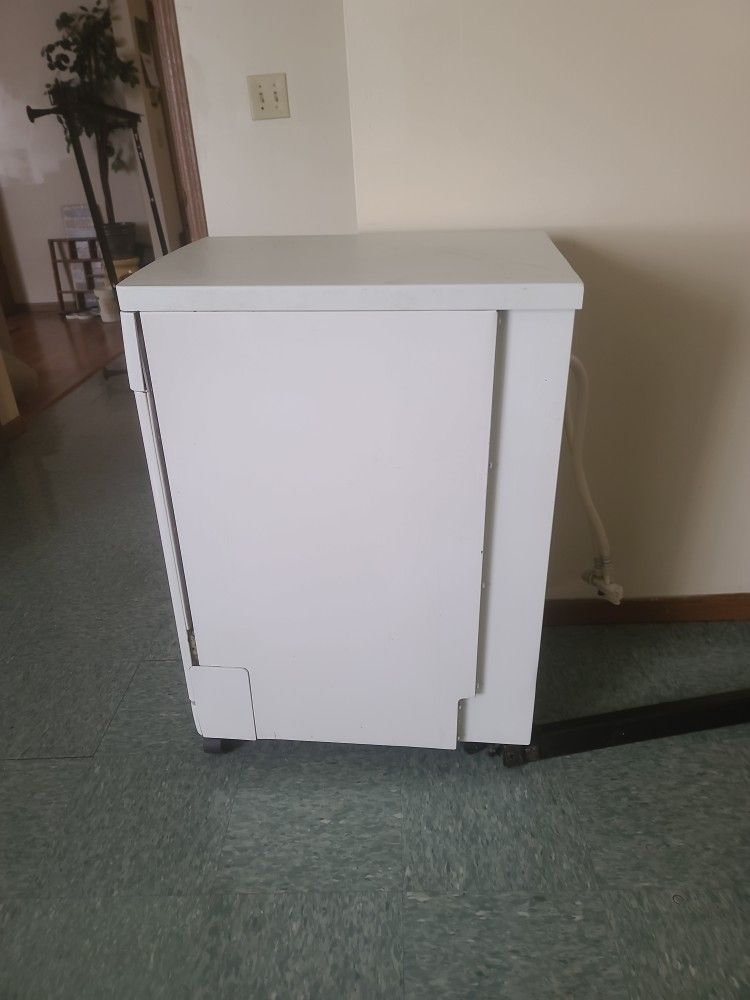 Danby Portable Dishwasher Brand New.. for Sale in Ocean Brz Pk, FL -  OfferUp