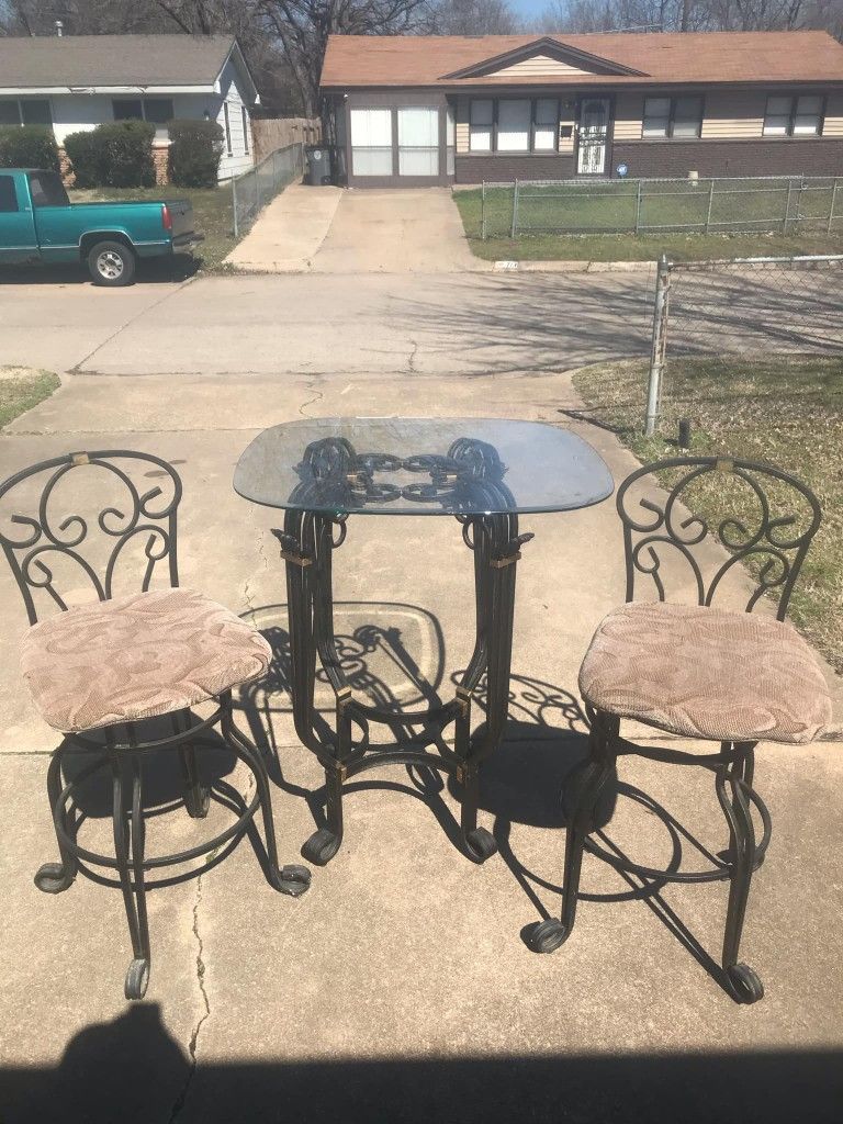 Glass Top Table Swivel Bar Stools