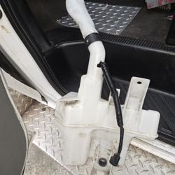 2018 Accord Windshield Reservoir 