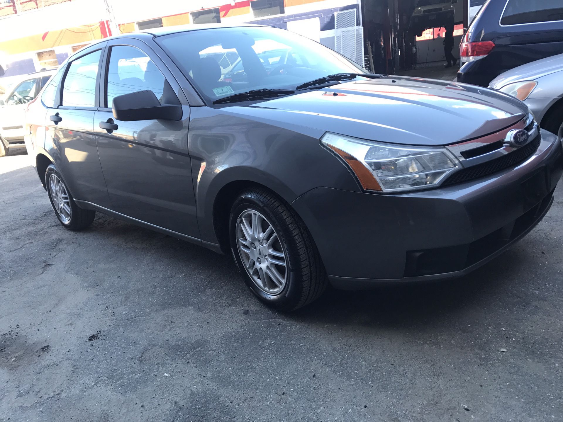 2010 Ford Focus SE ***drives great