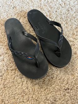 Woman’s size 7 rainbow sandals