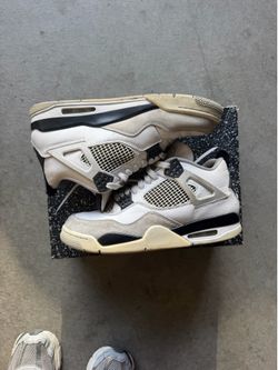 military black  jordan 4's size 10 men's