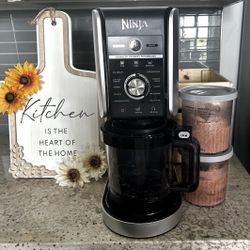 FS: Ninja CREAMi Deluxe w/ Box and Extra Pints