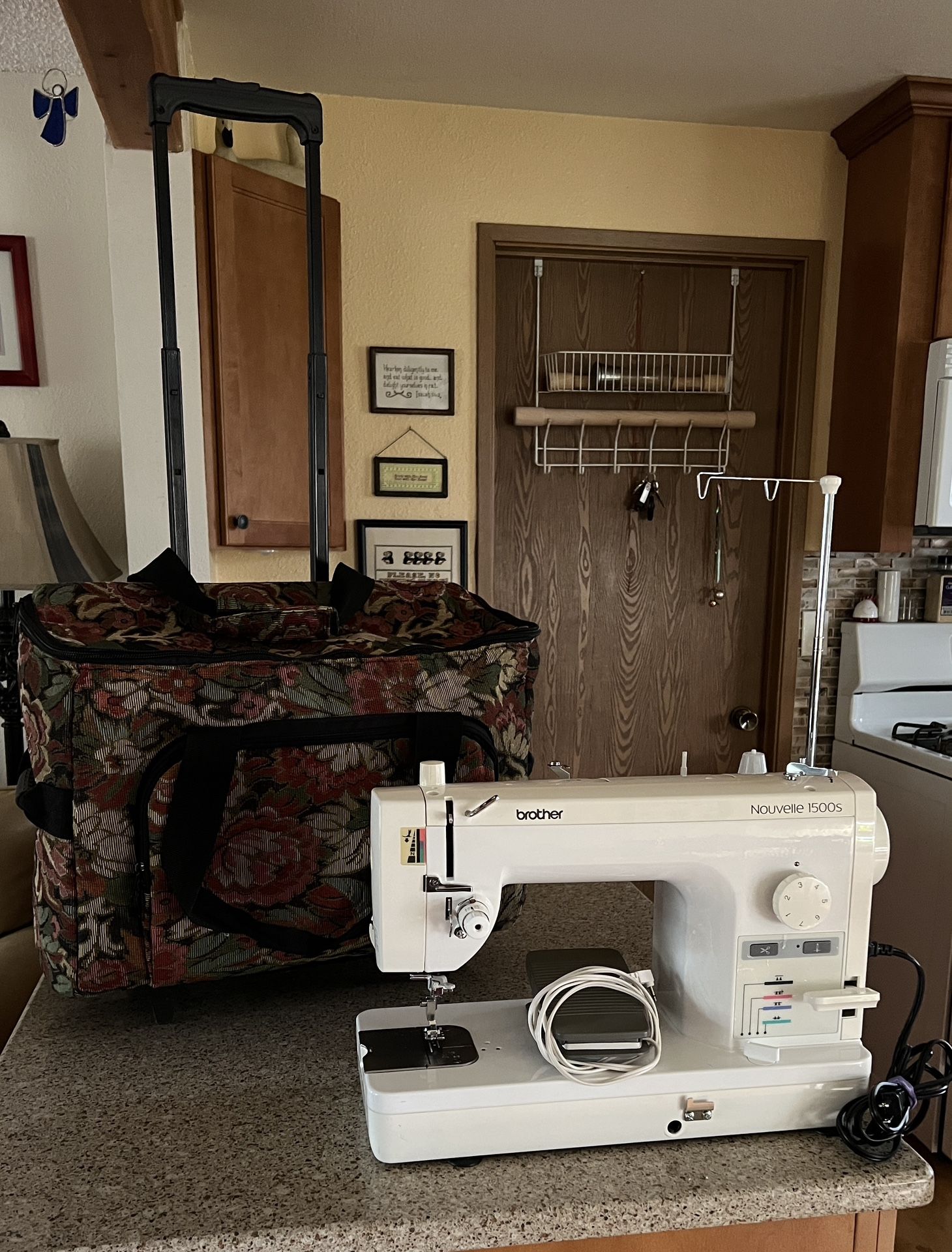 Brother Nouvelle 1500S Mid-arm Sewing Machine