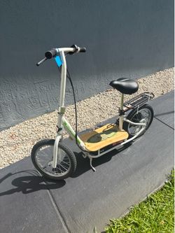 Razor Eco-Smart E-Scooter **Bring offers I need it sold***