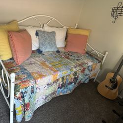 Twin White Bed Victoria Metal