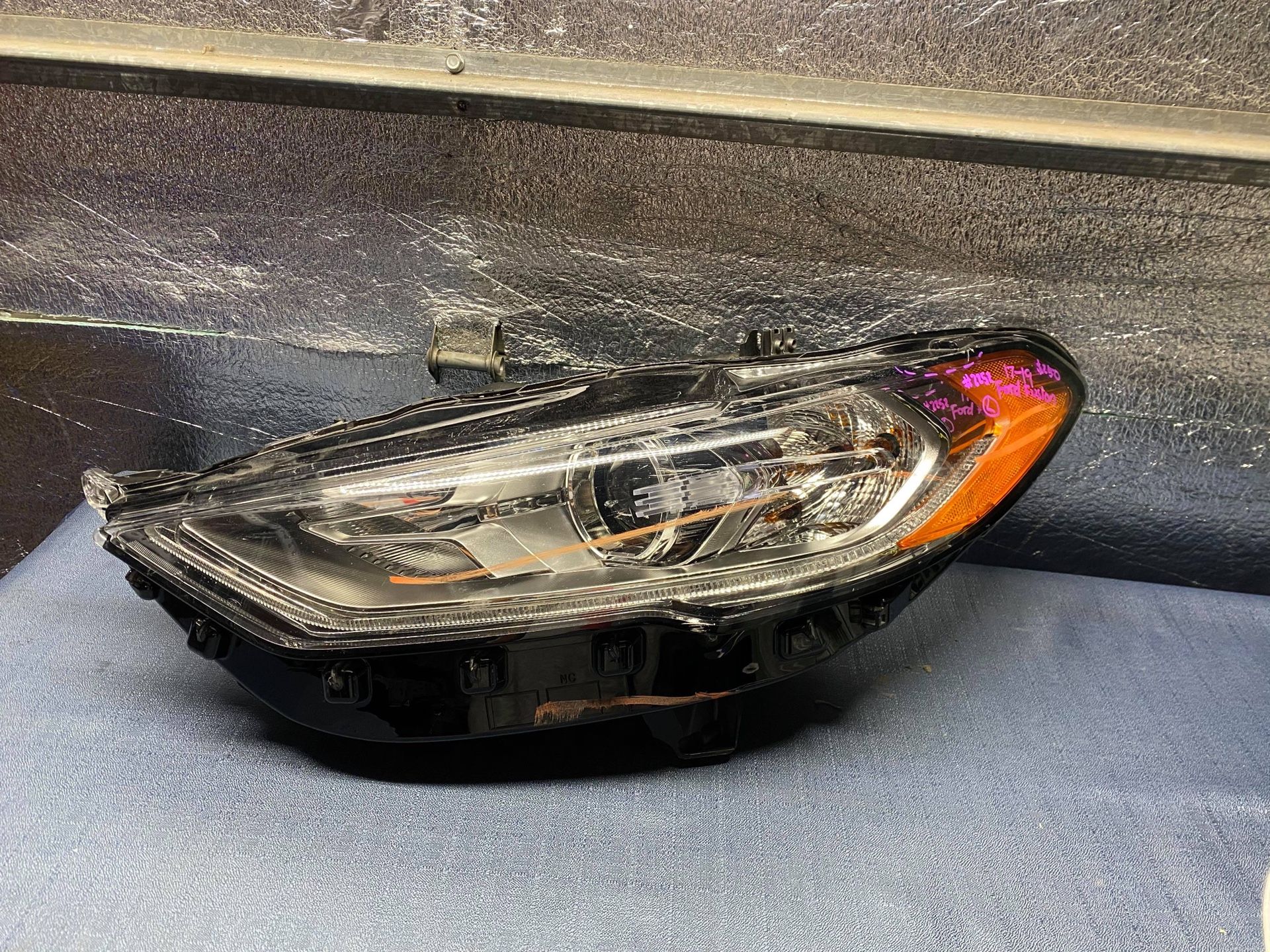 2017 2018 2019 Ford Fusion headlight