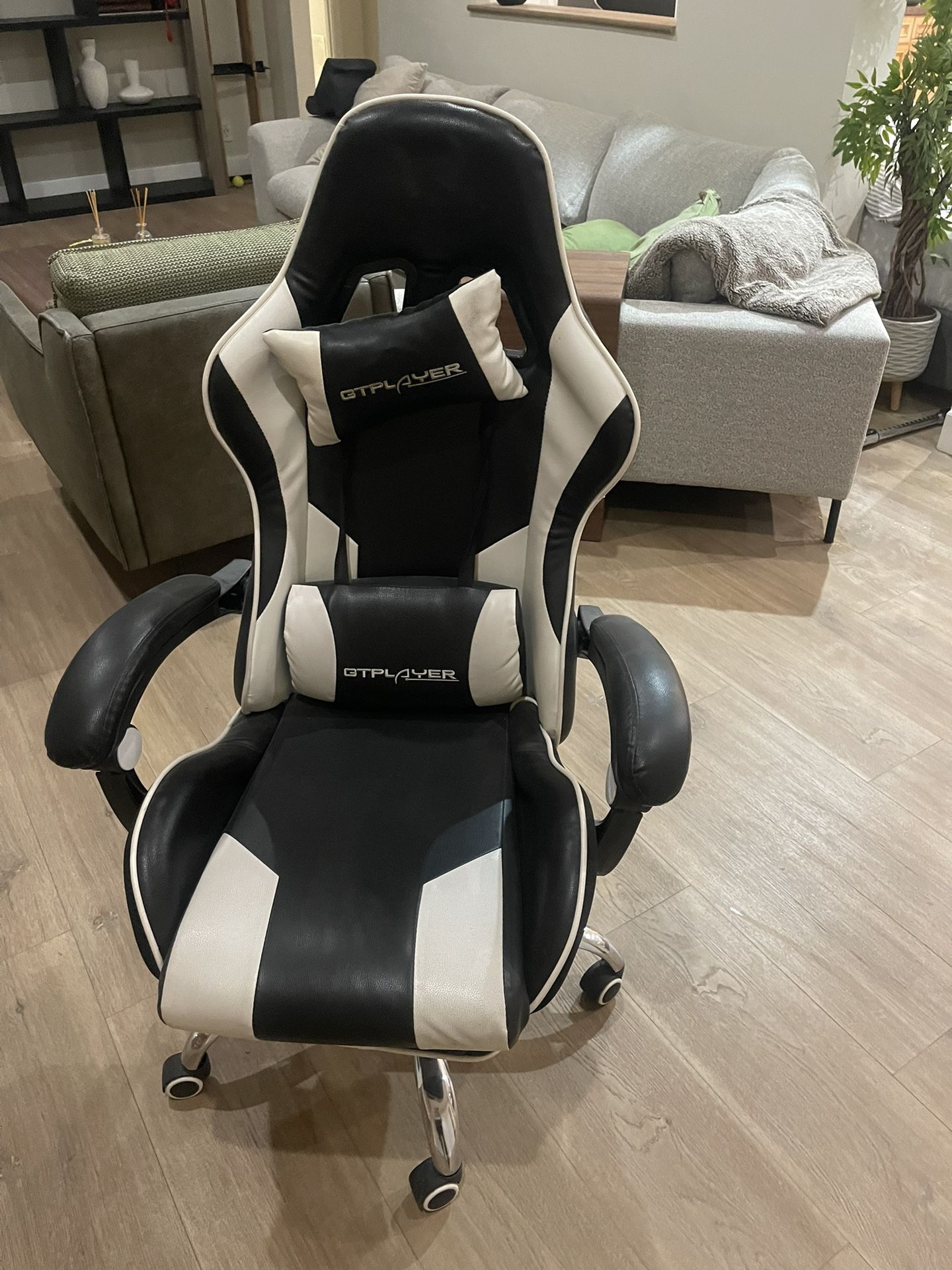 Gaming chair