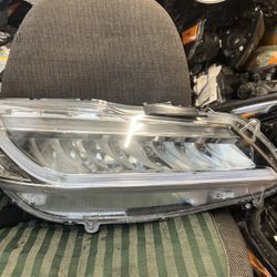 2017 HONDA  ACCORD HYBRID RIGHT HEADLIGHT 