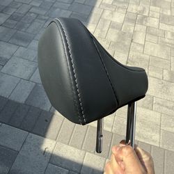 2022 - 2024 Kia EV6 rear center seat headrest