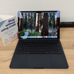 13" MacBook Air M2 8 Core