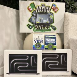 16” Apple MacBook Pro laptop m3 pro chip 36gb 18 core 512gb floor model display