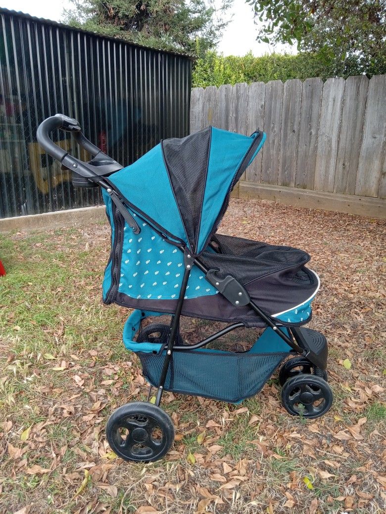 Pet Gear Deluxe Dog Stroller