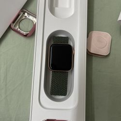 Apple Watch Series 4 GPS.