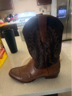 Men’s Cowboy boots, like new!