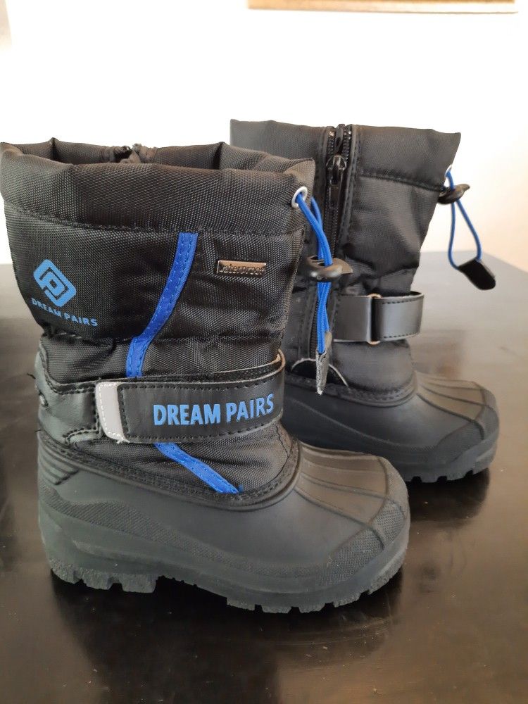 Snow boots for boys.