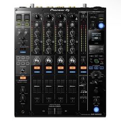 Pioneer DJM 900 NXS2 with Case