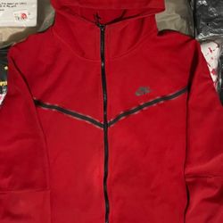 Red nike tech