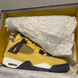 Jordan 4 “lightning” Size 11.5
