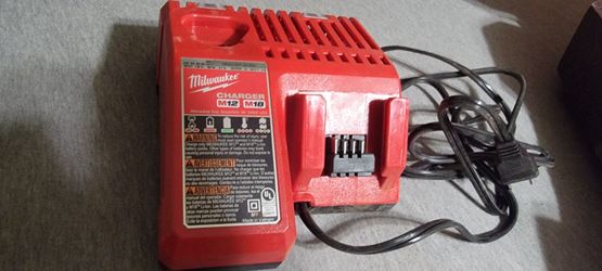 Milwaukee m18,m12 battery charger