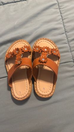 Girls sandals
