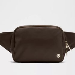 NEW: Lululemon Everywhere Belt Bag – Black – NWT
