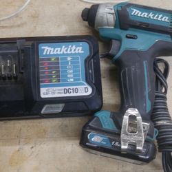 Makita IMPACT DRIVER DT03 WITH BATTERY AND CHARGER 891170-1