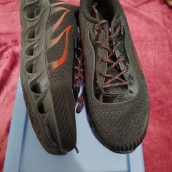 Women's Tennis Shoes