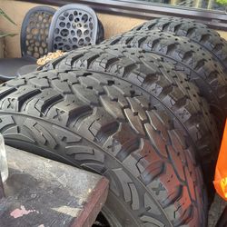 37x12.50r17 pro comps 4 used tires