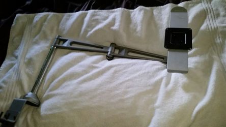 Humanscale M7 Monitor arm with mount plate