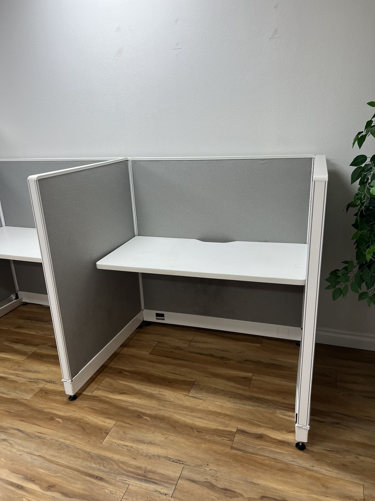 Call Center Stations