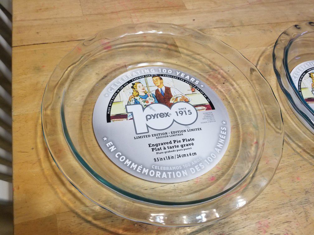 Pyrex pie plates
