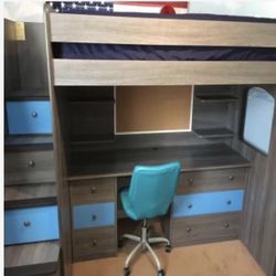 kids2teenbedrooms Full Loft bed with attached desk and 5 drawers. 