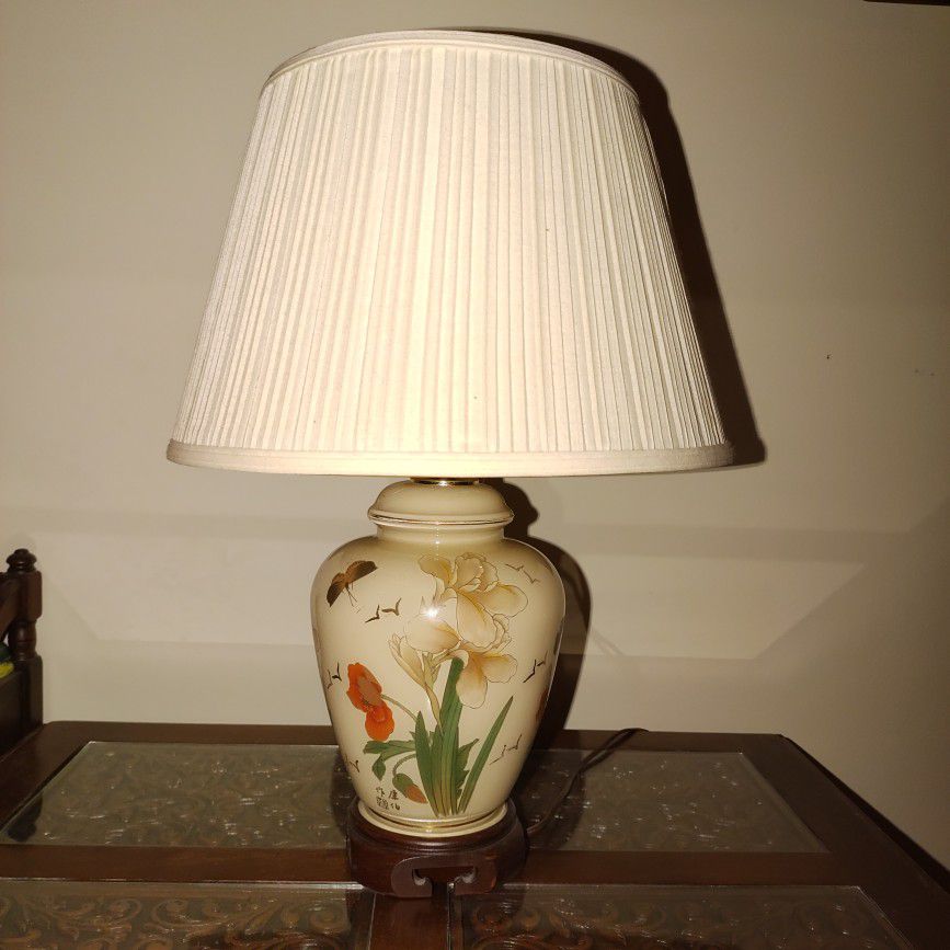 Vintage Asian Porcelain Ginger Jar Table Lamp